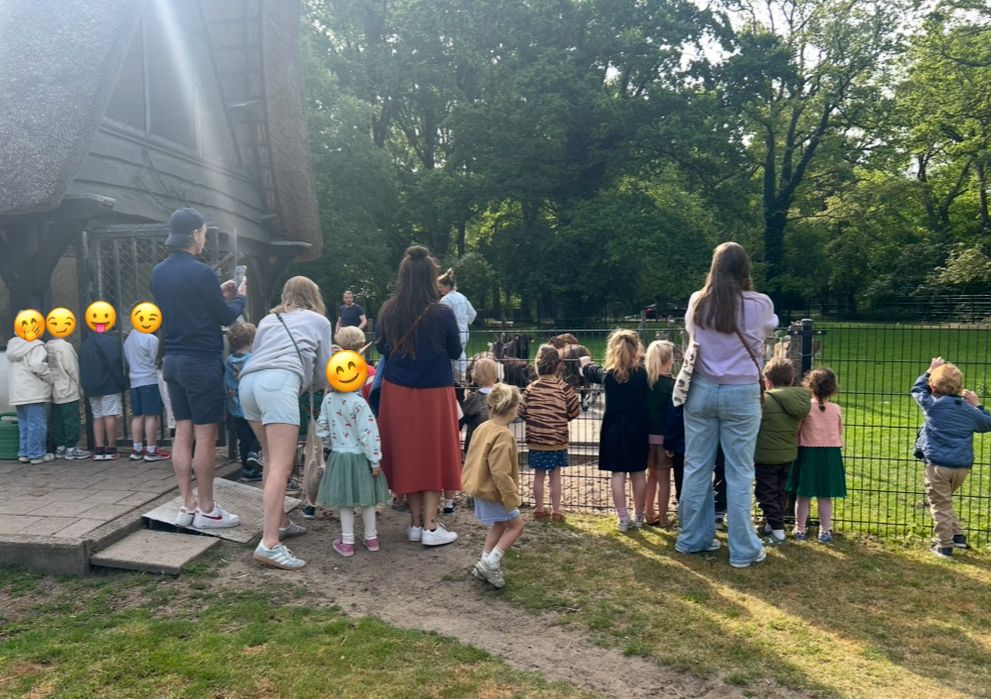 Bornwaterschool op bezoek buiten